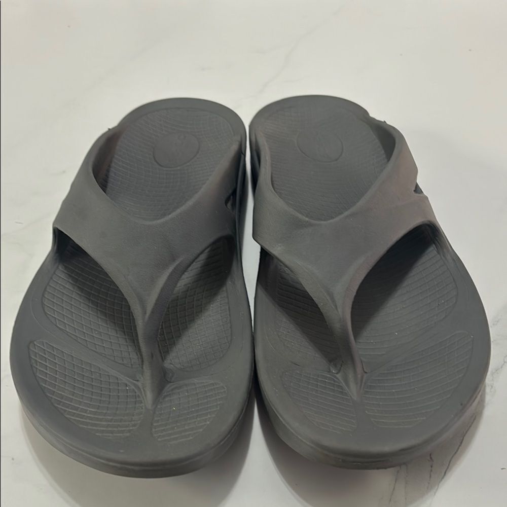 Oofos Gray Flip Flop Sandals